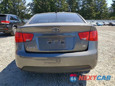 Zdjęcie 6 z 13 samochodu: 2013 KIA FORTE EX VIN:KNAFU4A23D5730867 - miniatura