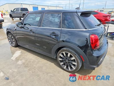Drugie zdjęcie samochodu z przodu: 2024 MINI COOPER S VIN:WMW53DK06R2W06189 - miniatura