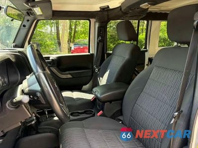 Zdjęcie 8 z 12 samochodu: 2011 JEEP WRANGLER UNLIMITED SPORT VIN:1J4BA3H19BL528443 - miniatura
