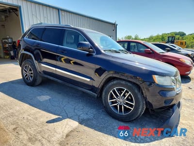 Czwarte zdjęcie samochodu z boku: 2011 JEEP GRAND CHEROKEE LAREDO VIN:1J4RR4GG2BC570374 - miniatura