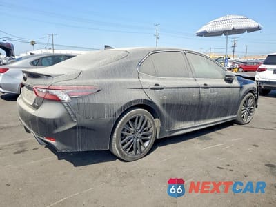 Trzecie zdjęcie samochodu z tyłu: 2023 TOYOTA CAMRY XSE VIN:4T1K31AK1PU610123 - miniatura