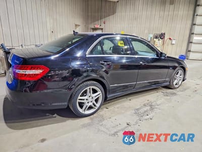 Trzecie zdjęcie samochodu z tyłu: 2012 MERCEDES-BENZ E 550 4MATIC VIN:WDDHF9BB6CA602913 - miniatura