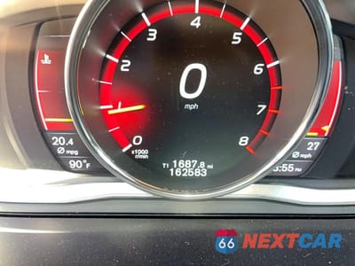 Zdjęcie 8 z 10 samochodu: 2016 VOLVO XC60 T5 PREMIER VIN:YV440MDK8G2853679 - miniatura