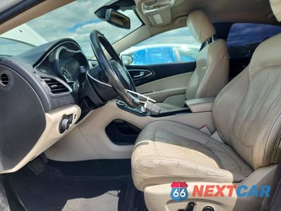 Zdjęcie 7 z 12 samochodu: 2015 CHRYSLER 200 C VIN:1C3CCCCB3FN501662 - miniatura