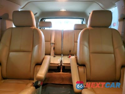 Zdjęcie 10 z 13 samochodu: 2011 CHEVROLET SUBURBAN K1500 LT VIN:1GNSKJE37BR189943 - miniatura
