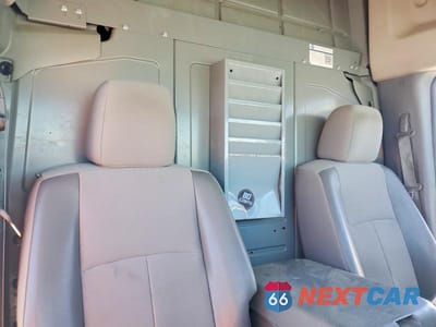 Zdjęcie 10 z 14 samochodu: 2018 NISSAN NV 2500 HD SV VIN:1N6BF0LY9JN811158 - miniatura