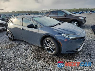 Czwarte zdjęcie samochodu z boku: 2026 TOYOTA PRIUS XLE VIN:JTDACAAU7T3066194 - miniatura