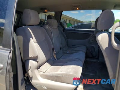 Zdjęcie 11 z 13 samochodu: 2004 TOYOTA SIENNA LE 8 PASSENGER VIN:5TDZA23C54S166622 - miniatura