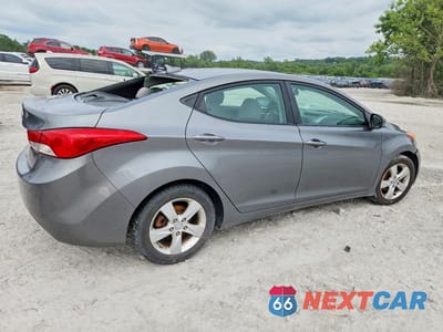 Trzecie zdjęcie samochodu z tyłu: 2013 HYUNDAI ELANTRA GLS VIN:5NPDH4AE1DH396234 - miniatura