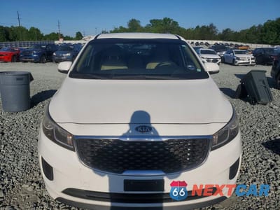 Piąte zdjęcie samochodu w środku: 2015 KIA SEDONA LX VIN:KNDMB5C10F6074442 - miniatura