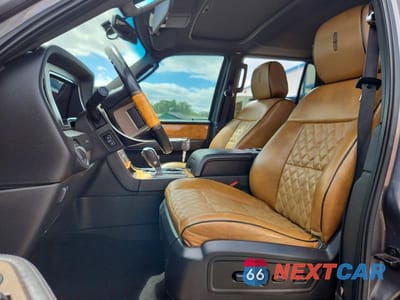 Zdjęcie 7 z 13 samochodu: 2011 LINCOLN NAVIGATOR VIN:5LMJJ2J59BEJ09112 - miniatura