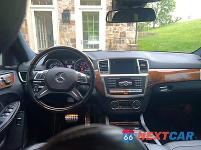 Zdjęcie 9 z 10 samochodu: 2015 MERCEDES-BENZ ML 63 AMG VIN:4JGDA7EB0FA474921 - miniatura