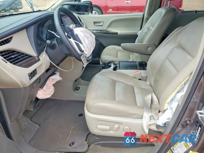 Zdjęcie 7 z 13 samochodu: 2016 TOYOTA SIENNA XLE PREMIUM 8-PASSENGER VIN:5TDYK3DC3GS713243 - miniatura