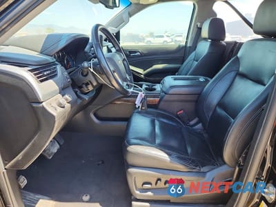 Zdjęcie 7 z 14 samochodu: 2020 CHEVROLET SUBURBAN K1500 LT VIN:1GNSKHKC5LR302562 - miniatura