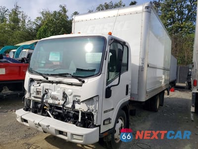 2021 ISUZU NPR HD BOX TRUCK 54DC4W1D2MS200728 - główne zdjęcie licytacji z USA - miniatura