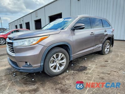 2015 TOYOTA HIGHLANDER XLE 5TDKKRFH7FS046872 - główne zdjęcie licytacji z USA - miniatura