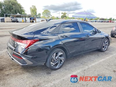 Trzecie zdjęcie samochodu z tyłu: 2025 HYUNDAI ELANTRA HYBRID SEL SPORT VIN:KMHLM4DJ2SU156804 - miniatura