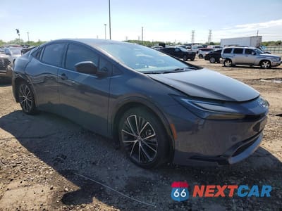 Czwarte zdjęcie samochodu z boku: 2024 TOYOTA PRIUS LIMITED VIN:JTDACAAU1R3025052 - miniatura
