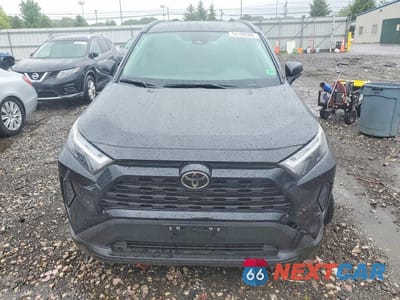 Piąte zdjęcie samochodu w środku: 2025 TOYOTA RAV4 XLE VIN:JTMP1RFV2SJ045473 - miniatura