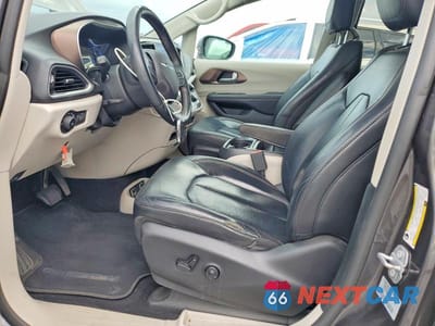Zdjęcie 7 z 13 samochodu: 2017 CHRYSLER PACIFICA TOURING L VIN:2C4RC1BG4HR654483 - miniatura