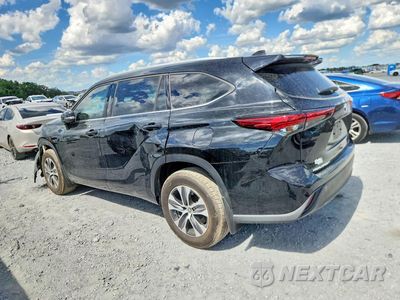 Drugie zdjęcie samochodu z przodu: 2022 TOYOTA HIGHLANDER XLE VIN:5TDGZRBHXNS585847 - miniatura