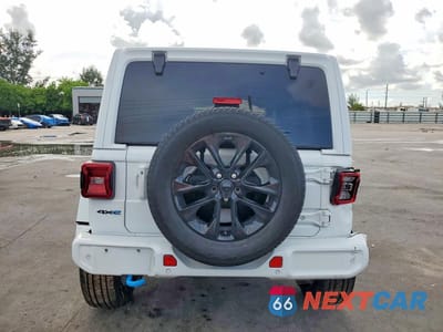 Zdjęcie 6 z 13 samochodu: 2021 JEEP WRANGLER UNLIMITED SAHARA 4XE VIN:1C4JJXP67MW643324 - miniatura