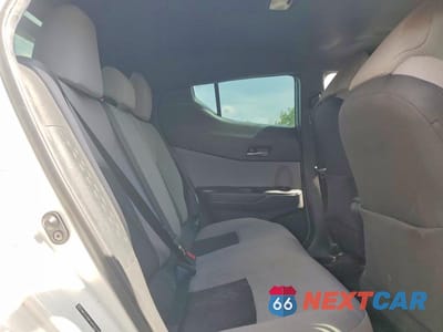 Zdjęcie 11 z 13 samochodu: 2019 TOYOTA C-HR XLE VIN:NMTKHMBX6KR091518 - miniatura