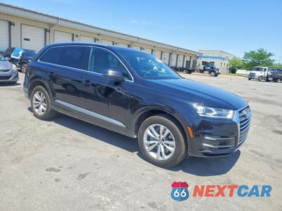 Czwarte zdjęcie samochodu z boku: 2017 AUDI Q7 PREMIUM VIN:WA1AHAF7XHD042424 - miniatura