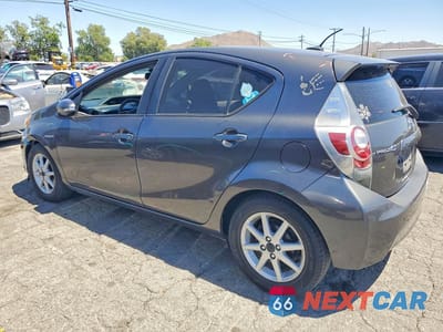 Drugie zdjęcie samochodu z przodu: 2014 TOYOTA PRIUS C THREE VIN:JTDKDTB37E1072773 - miniatura