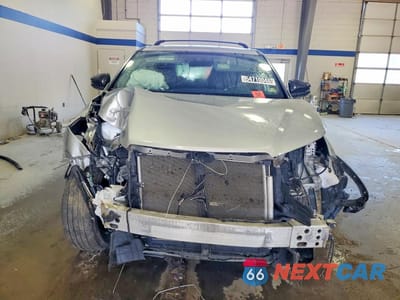 Piąte zdjęcie samochodu w środku: 2018 TOYOTA HIGHLANDER LE VIN:5TDBZRFH6JS497828 - miniatura
