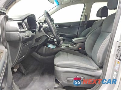 Zdjęcie 7 z 13 samochodu: 2020 KIA SORENTO S VIN:5XYPG4A58LG695600 - miniatura