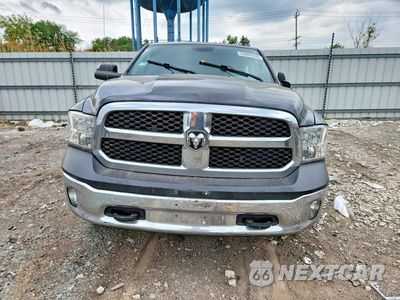 Piąte zdjęcie samochodu w środku: 2018 RAM 1500 ST VIN:1C6RR7ST5JS185897 - miniatura