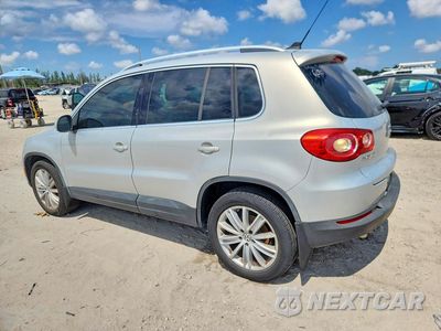 Drugie zdjęcie samochodu z przodu: 2010 VOLKSWAGEN TIGUAN S VIN:WVGAV7AX0AW520963 - miniatura