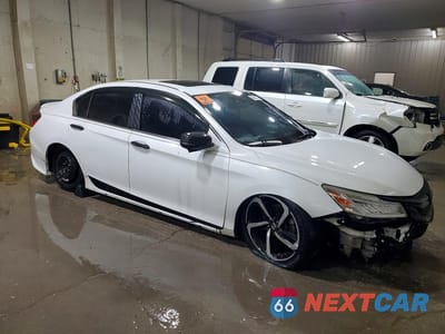 Czwarte zdjęcie samochodu z boku: 2017 HONDA ACCORD TOURING VIN:1HGCR3F92HA000373 - miniatura