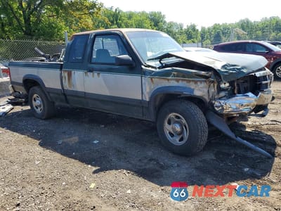 Czwarte zdjęcie samochodu z boku: 1996 DODGE DAKOTA VIN:1B7GG23X1TS551304 - miniatura