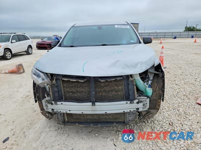 Piąte zdjęcie samochodu w środku: 2020 CHEVROLET TRAVERSE LS VIN:1GNERFKW7LJ265942 - miniatura
