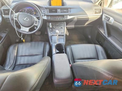 Zdjęcie 8 z 12 samochodu: 2011 LEXUS CT 200 VIN:JTHKD5BH7B2031877 - miniatura