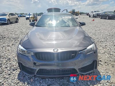 Piąte zdjęcie samochodu w środku: 2017 BMW M4 VIN:WBS3R9C31HA014212 - miniatura