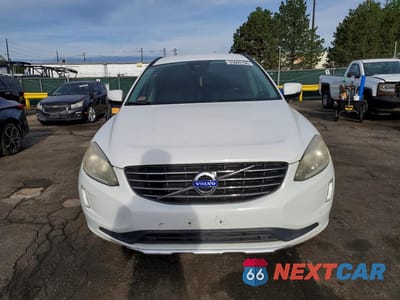 Piąte zdjęcie samochodu w środku: 2015 VOLVO XC60 T5 VIN:YV4612RJXF2712959 - miniatura