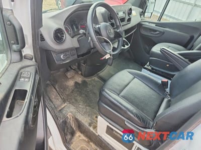 Zdjęcie 8 z 13 samochodu: 2025 MERCEDES BENZ SPRINTER 2500 DELIVERY VAN VIN:W1Y4KBHY4ST202564 - miniatura