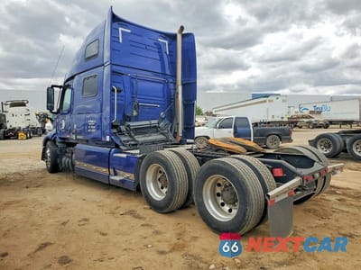 Trzecie zdjęcie samochodu z tyłu: 2022 VOLVO VN VNL VIN:4V4NC9EH0NN288777 - miniatura
