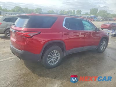 Trzecie zdjęcie samochodu z tyłu: 2023 CHEVROLET TRAVERSE LT VIN:1GNEVGKW2PJ317727 - miniatura