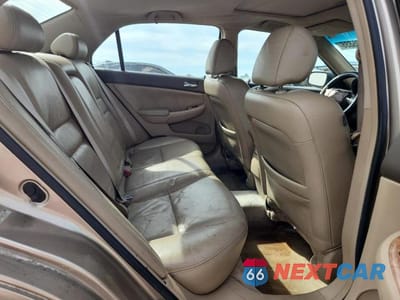 Zdjęcie 10 z 12 samochodu: 2004 HONDA ACCORD EX VIN:1HGCM66524A045529 - miniatura