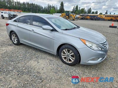 Czwarte zdjęcie samochodu z boku: 2013 HYUNDAI SONATA GLS VIN:5NPEB4ACXDH671216 - miniatura