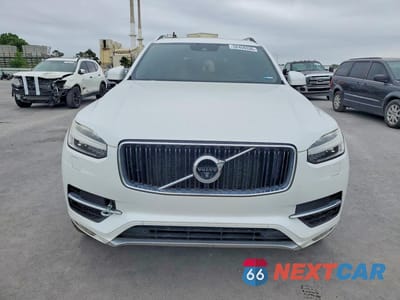 Piąte zdjęcie samochodu w środku: 2017 VOLVO XC90 T6 VIN:YV4A22PK4H1157499 - miniatura