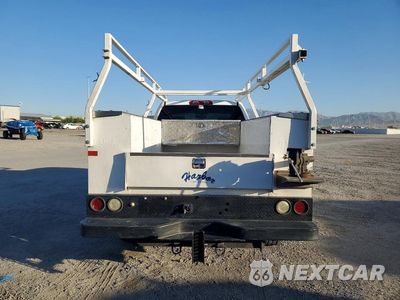 Zdjęcie 6 z 12 samochodu: 2016 CHEVROLET SILVERADO C3500 VIN:1GB5CYCG1GZ352079 - miniatura