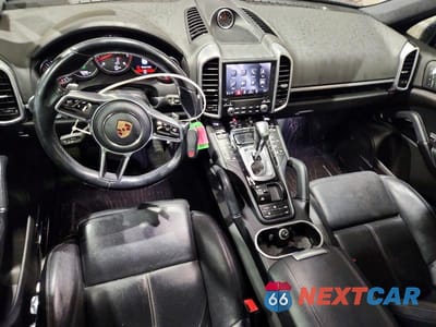 Zdjęcie 8 z 12 samochodu: 2017 PORSCHE CAYENNE VIN:WP1AA2A27HKA81638 - miniatura