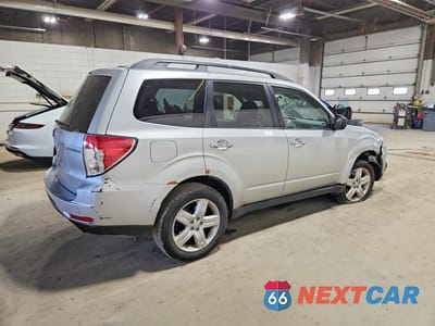 Trzecie zdjęcie samochodu z tyłu: 2010 SUBARU FORESTER 2.5X PREMIUM VIN:JF2SH6CC2AH746755 - miniatura
