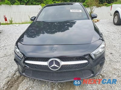Piąte zdjęcie samochodu w środku: 2019 MERCEDES-BENZ A 220 4MATIC VIN:WDD3G4FB0KW026905 - miniatura