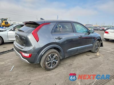 Trzecie zdjęcie samochodu z tyłu: 2025 KIA NIRO LX VIN:KNDCP3LE7S5255686 - miniatura